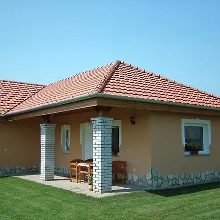 Horvathapartman * Bük